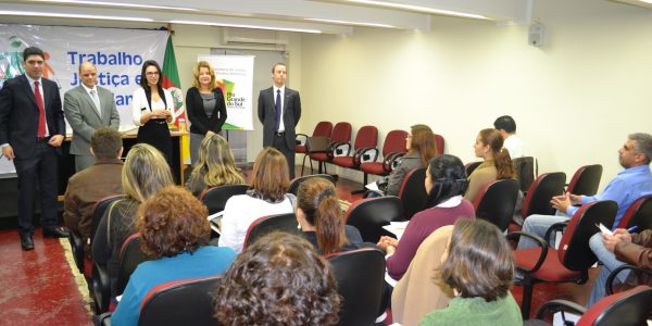 AMATRA IV realiza primeira aula de curso para internos da Fase