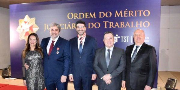 Colegas Rossal e Tiago Sulzbach são agraciados com a Ordem do Mérito