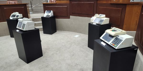 Pressão econômica e terror psicológico predominam em estudo sobre assédio eleitoral