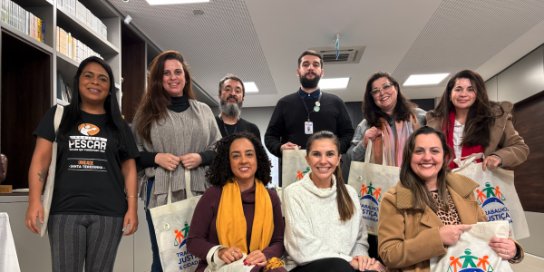 Educadores se preparam para atividades sobre cidadania e trabalho no Projeto Pescar